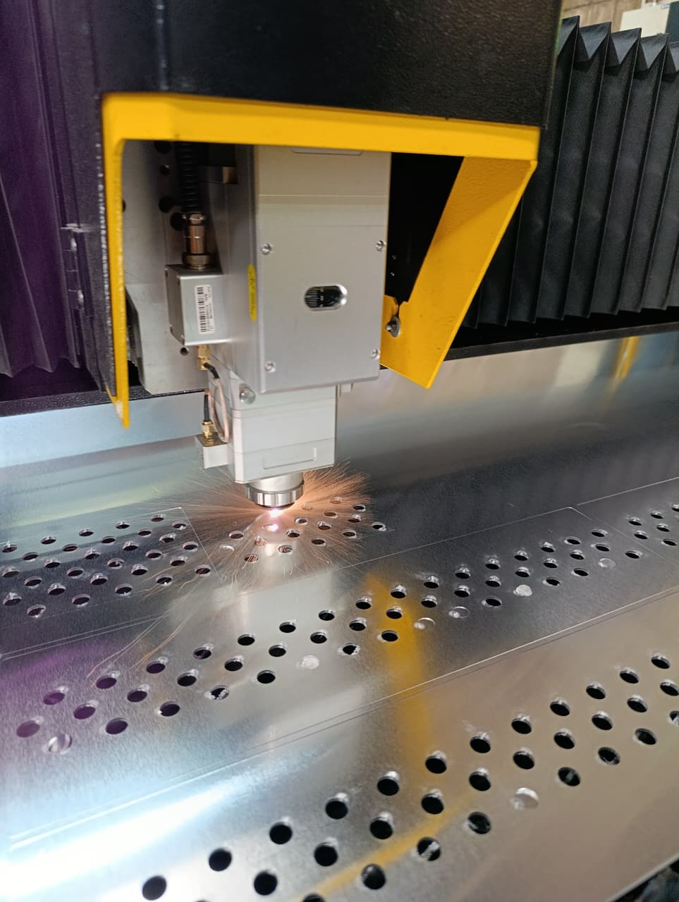 Fabricación con láser en planta Civiair