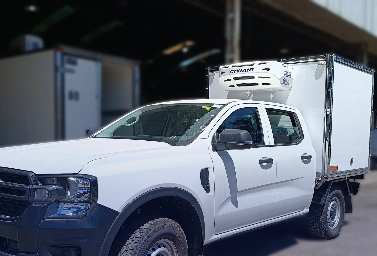 Camión con equipo de refrigeración MBT Civiair para distribución de frescos